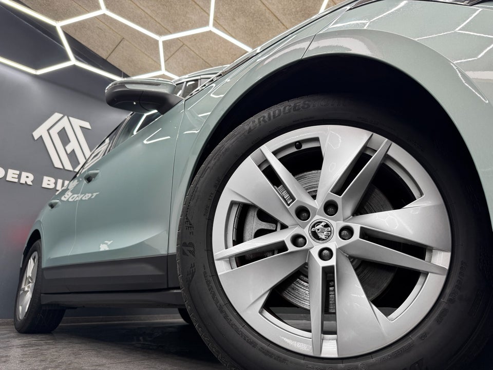 Skoda Enyaq 80x iV ecoSuite 5d