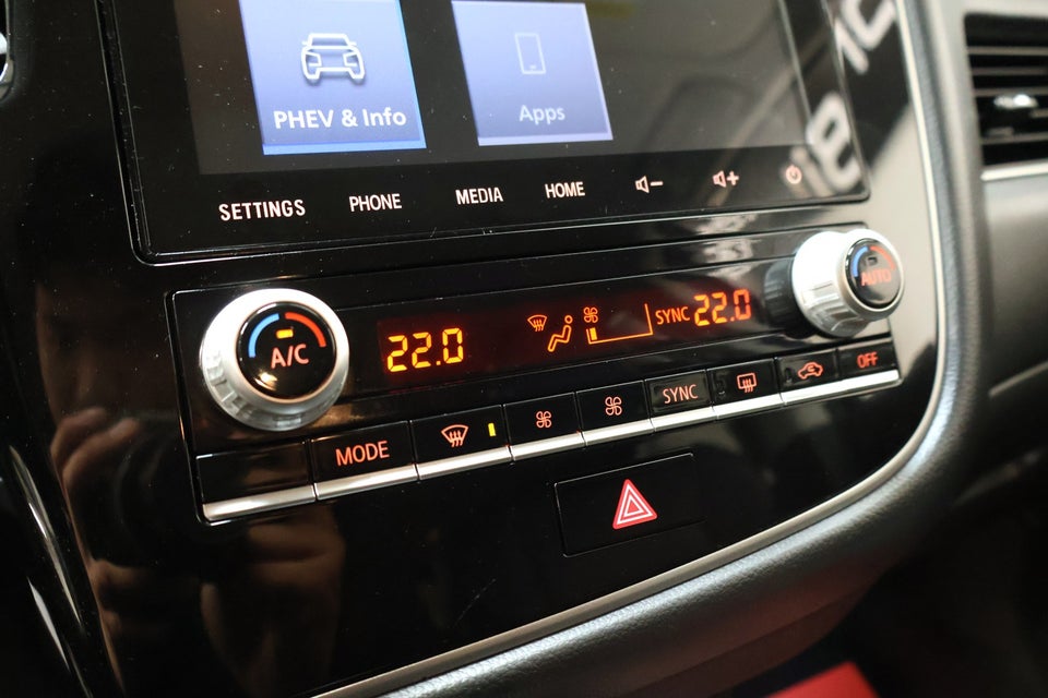 Mitsubishi Outlander 2,4 PHEV Intense CVT 4WD 5d