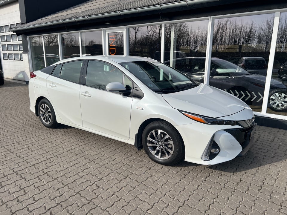 Toyota Prius 1,8 Plug-in Hybrid H3 MDS 5d