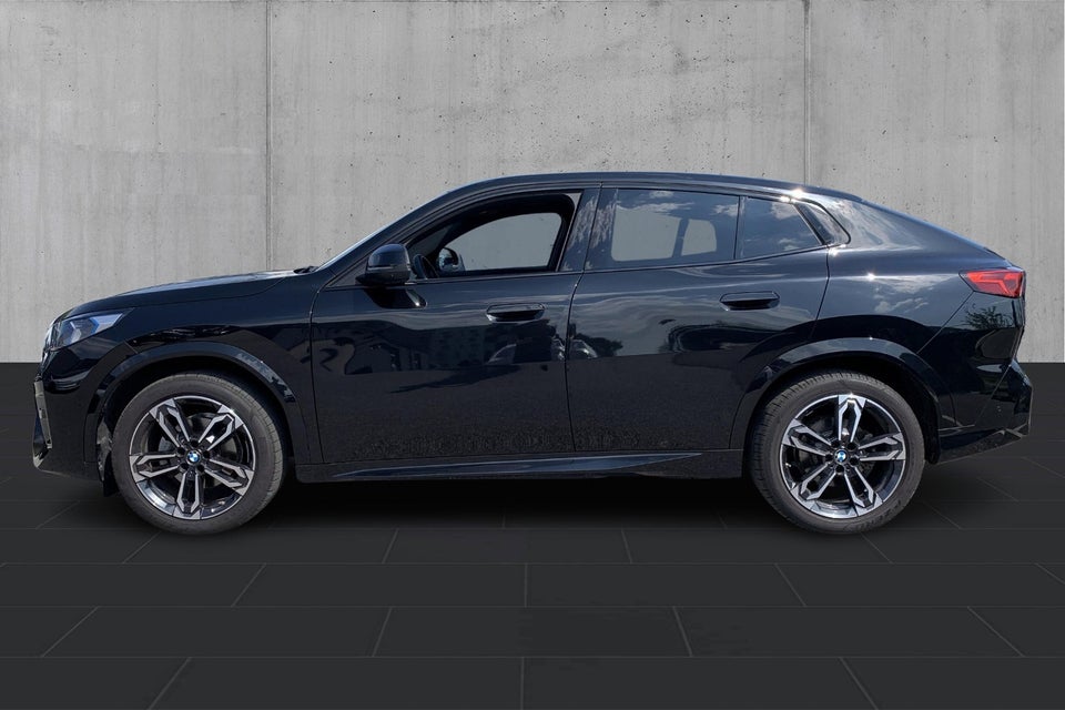 BMW iX2 eDrive20 M-Sport 5d