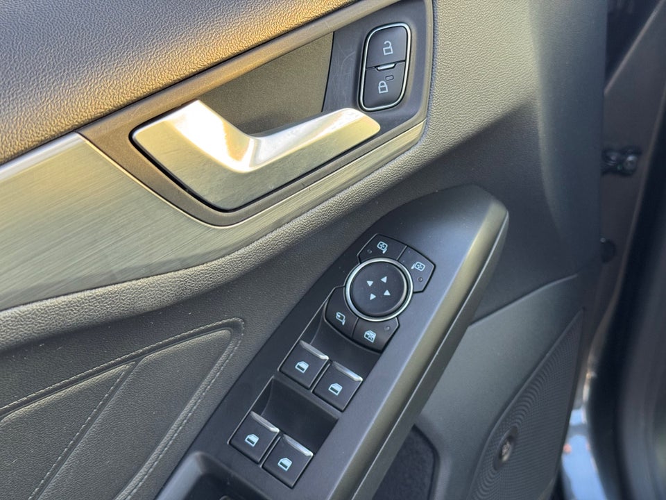 Ford Focus 1,0 EcoBoost Titanium 5d