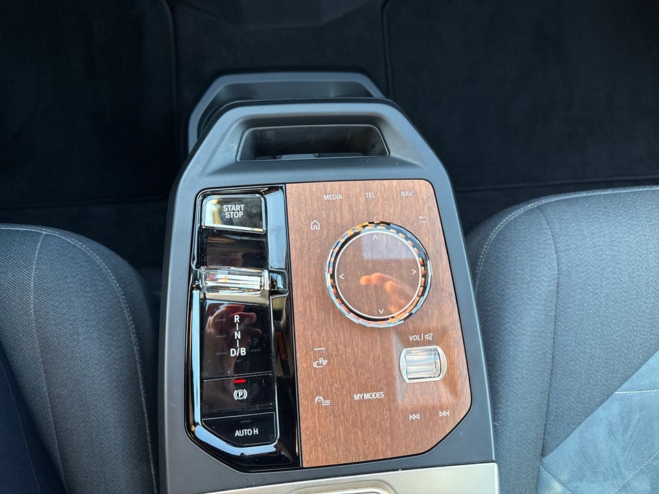 BMW iX xDrive40 Fully Charged M-Sport 5d