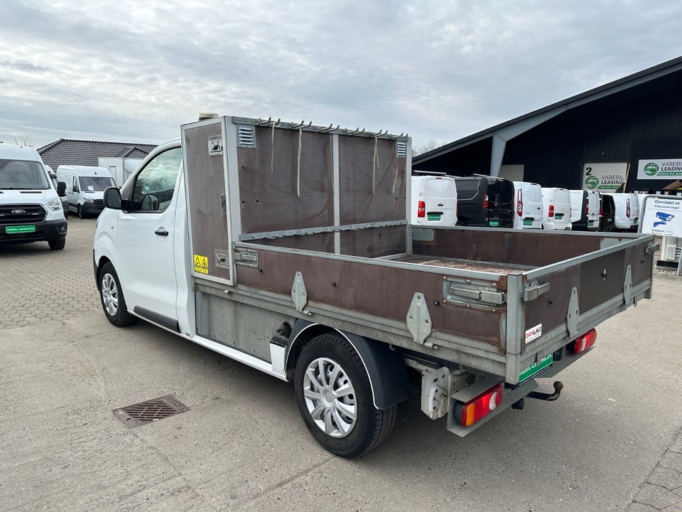 Toyota ProAce 2,0 D 120 Medium Base++ Chassis 2d