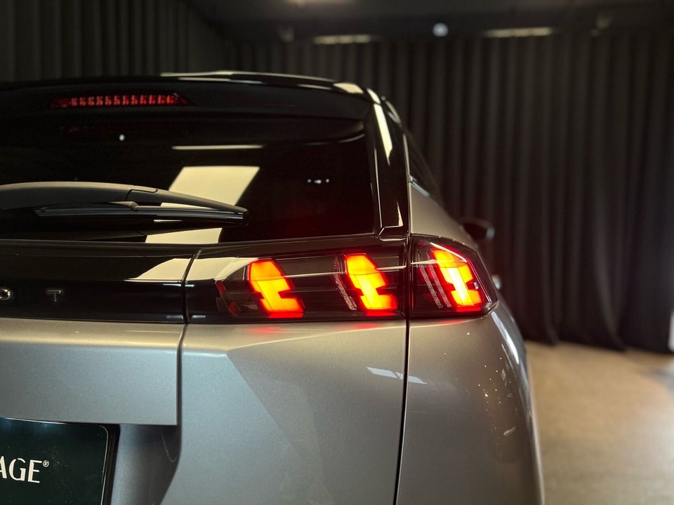 Peugeot e-2008 50 GT 5d