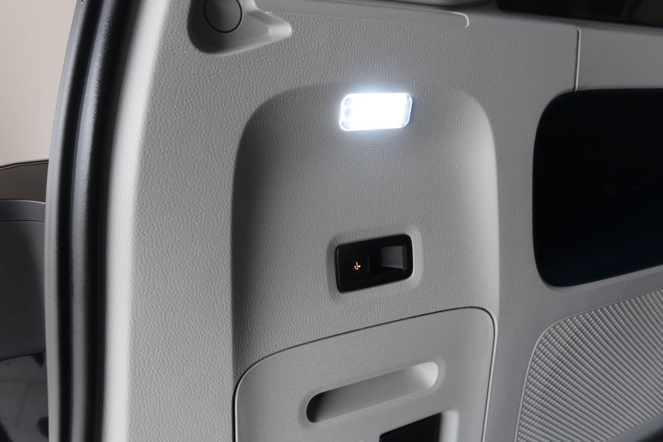 VW ID.Buzz 77 Style 75 Years Edition SWB 5d