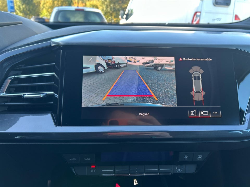 Audi Q4 e-tron 40 S-line 5d