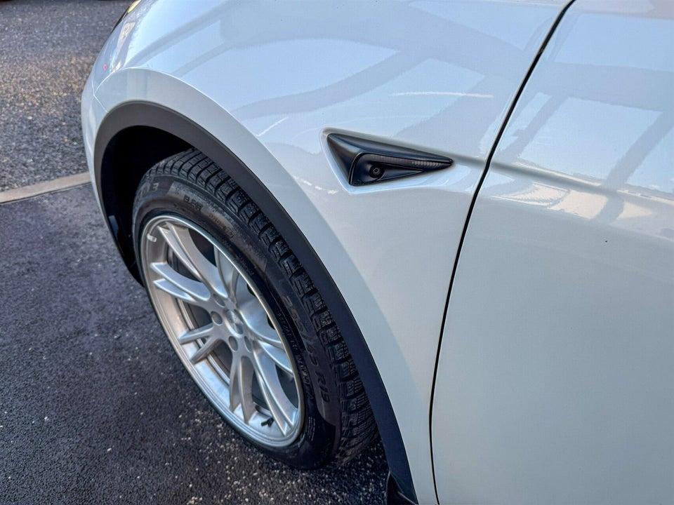 Tesla Model Y Long Range AWD 5d