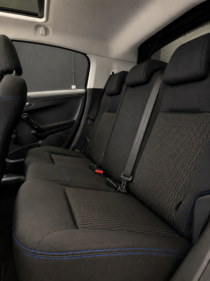 Peugeot 208 1,2 PureTech 110 Signature Sky 5d