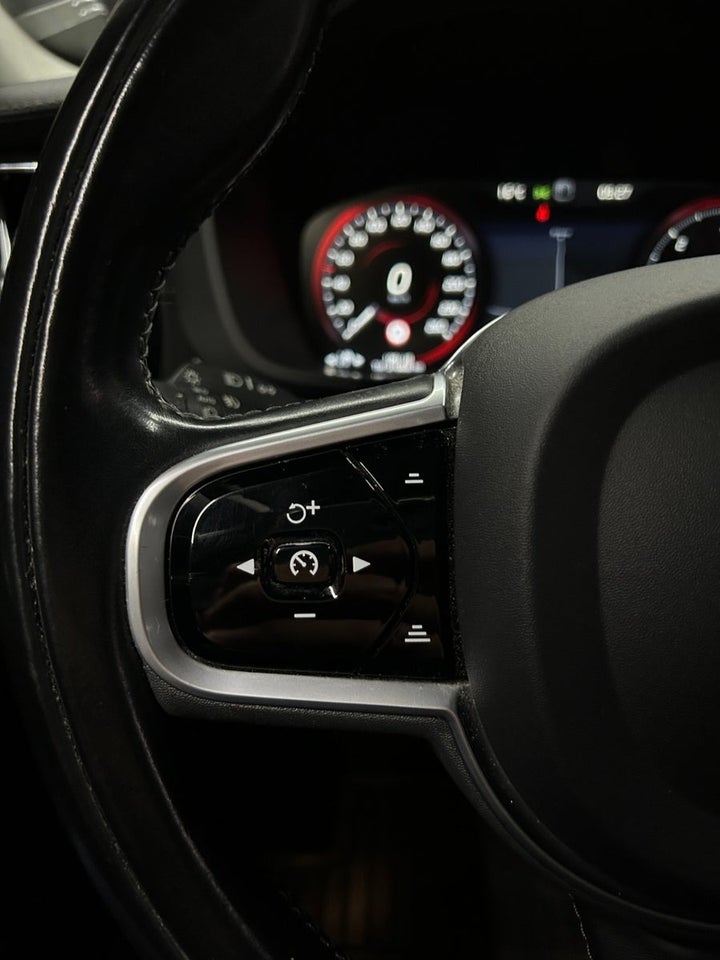 Volvo XC60 2,0 B4 197 Inscription aut. AWD 5d