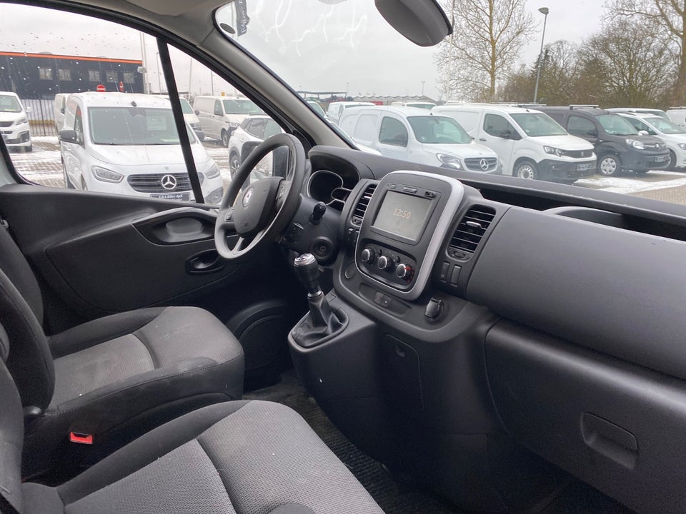 Renault Trafic T29 2,0 dCi 120 L2H1