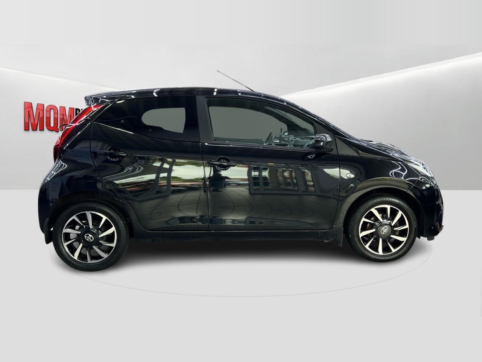 Toyota Aygo 1,0 VVT-i x-black 5d