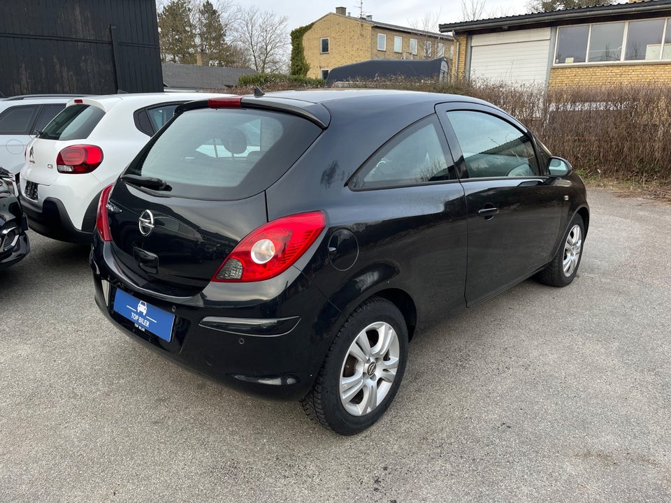Opel Corsa 1,2 16V Cosmo aut. 5d