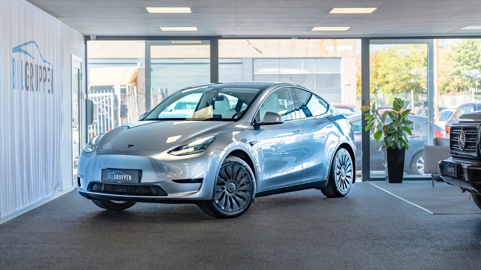 Tesla Model Y RWD 5d