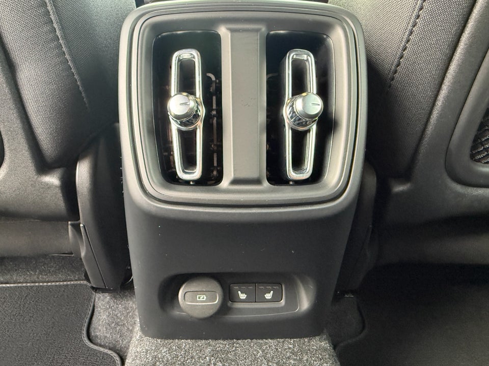 Volvo EX40 Extended Range Plus 5d