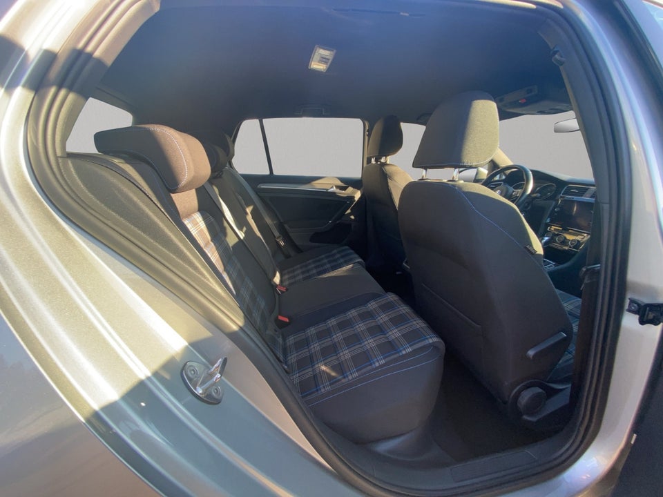 VW Golf VII 1,4 GTE DSG 5d