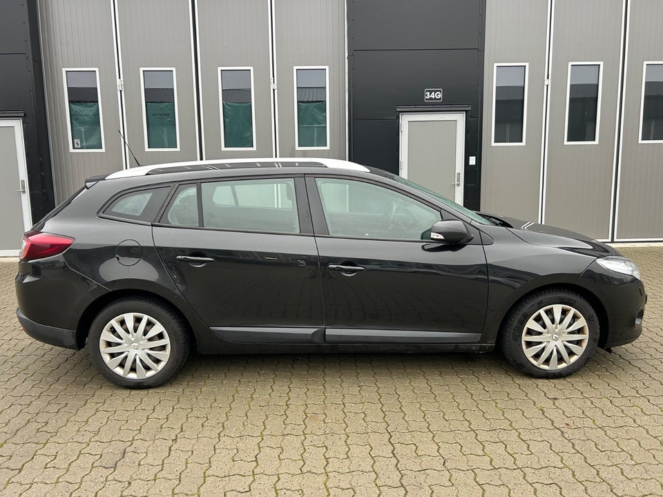 Renault Megane III 1,9 dCi 130 Expression Sport Tourer 5d