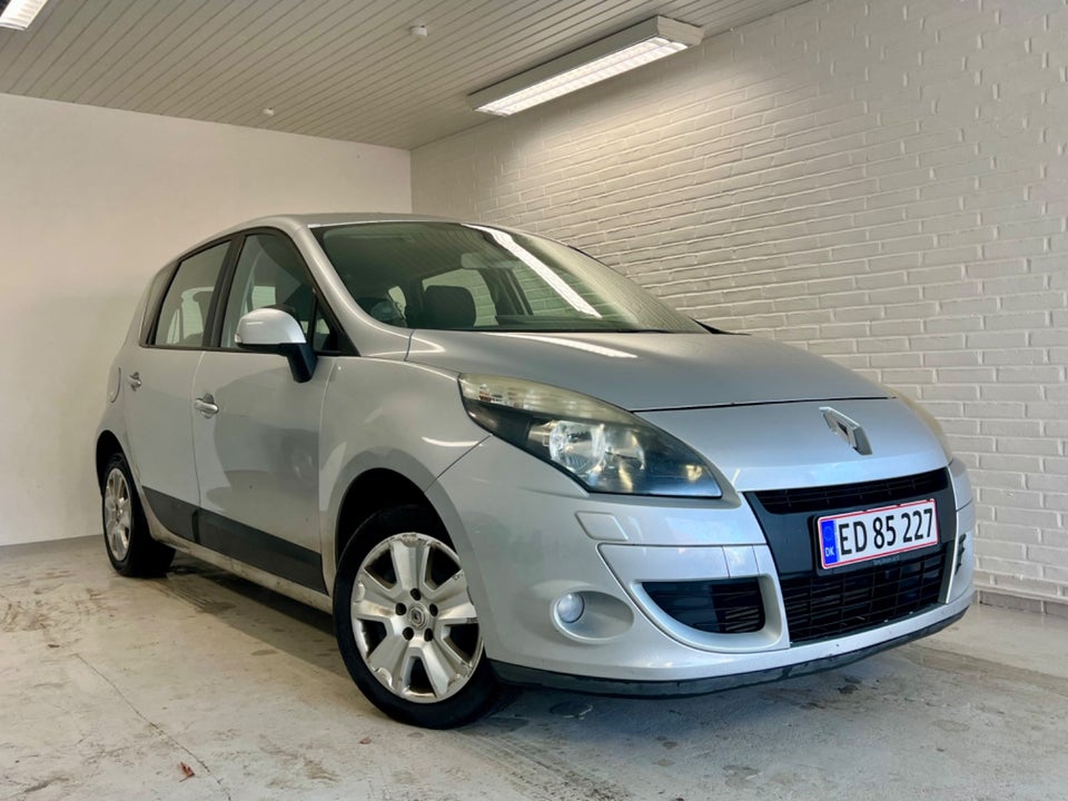 Renault Scenic III 1,4 TCe 130 Expression 5d