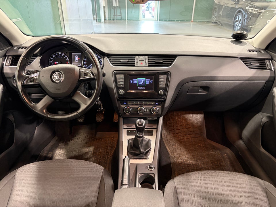 Skoda Octavia 1,6 TDi 105 Active Combi 5d