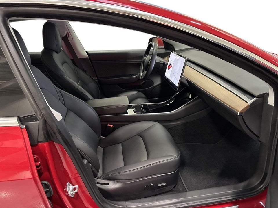 Tesla Model 3 Long Range AWD 4d