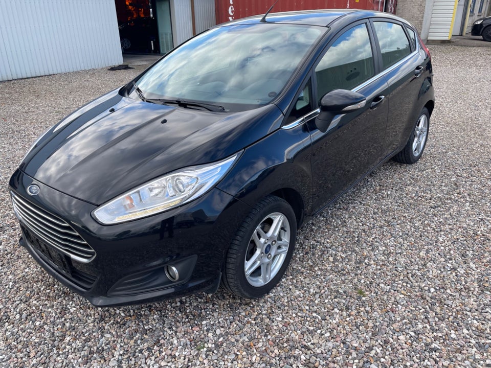 Ford Fiesta 1,6 TDCi 95 Titanium 5d