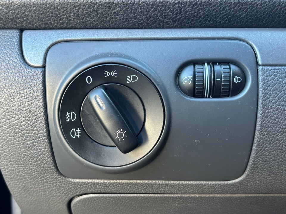 VW Golf V 1,6 DK 5d