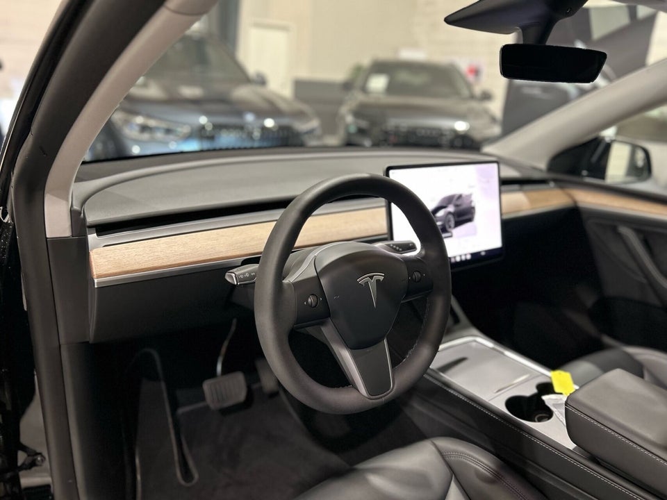 Tesla Model Y Long Range AWD 5d
