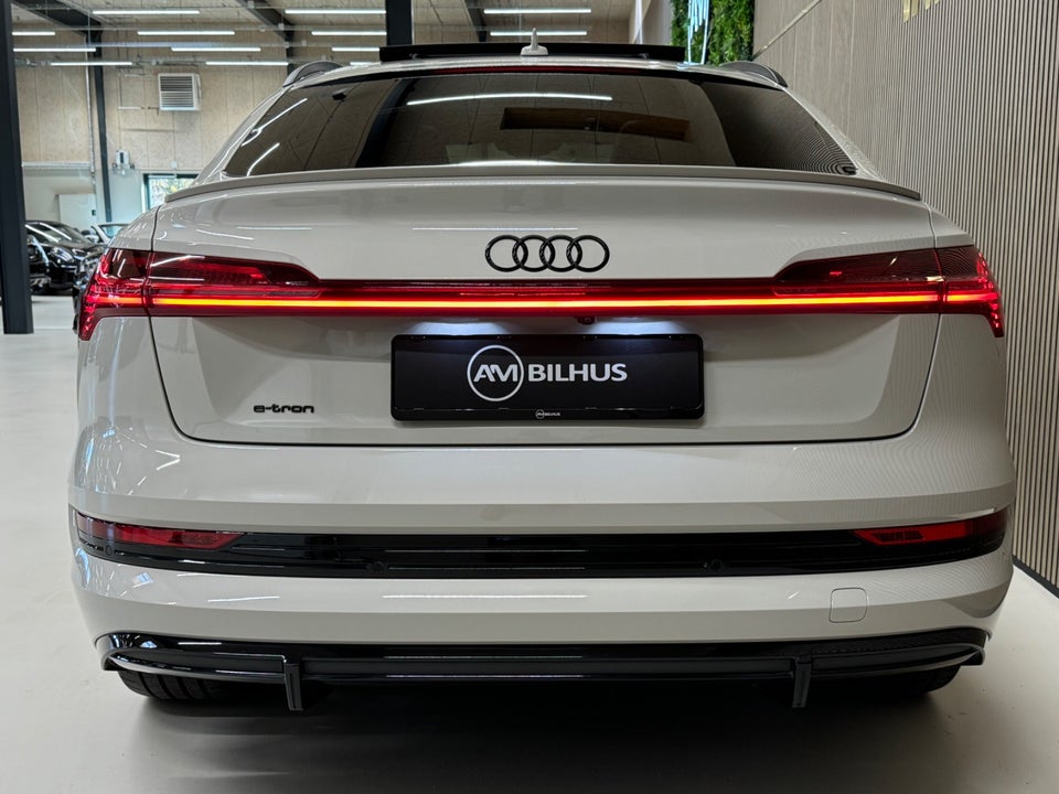 Audi e-tron 55 S-line Sportback quattro 5d