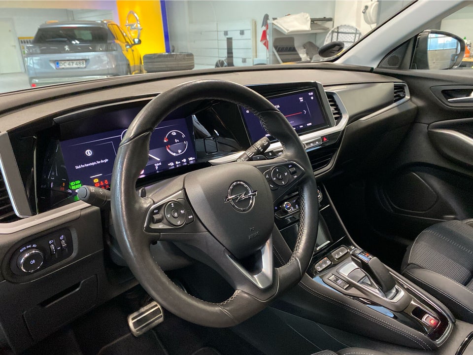 Opel Grandland 1,6 Hybrid Ultimate aut. 5d