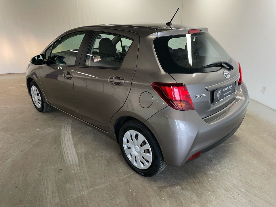 Toyota Yaris 1,0 VVT-i T2 5d