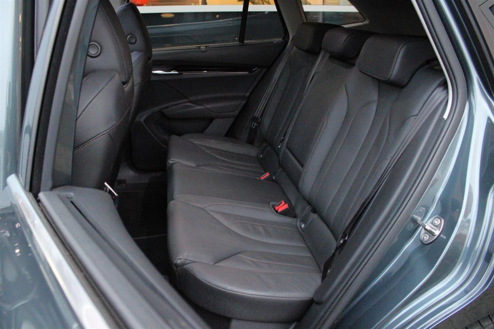 Skoda Enyaq 80 iV Suite 5d