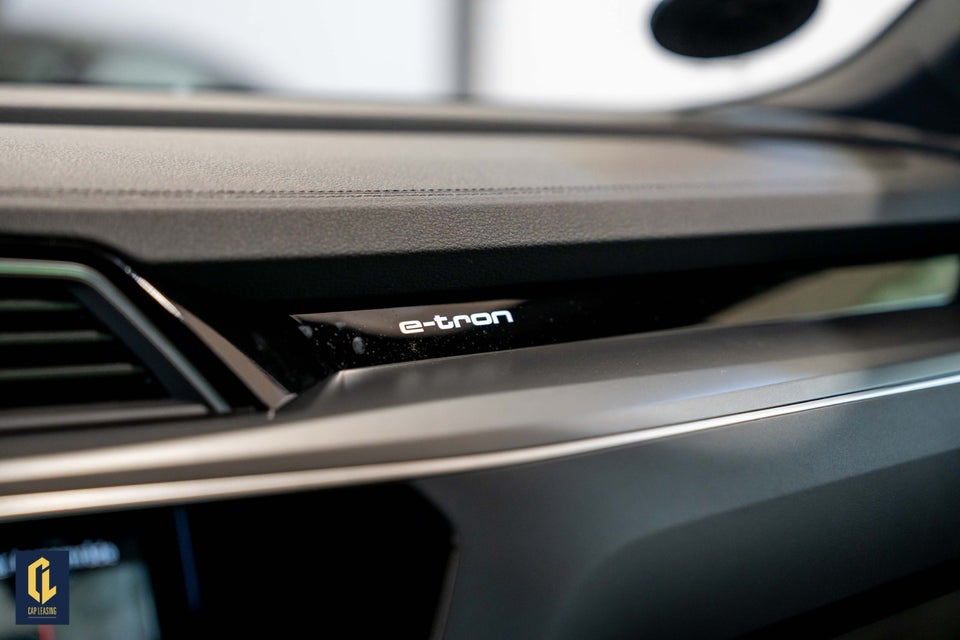 Audi e-tron 55 S-line Sportback quattro 5d