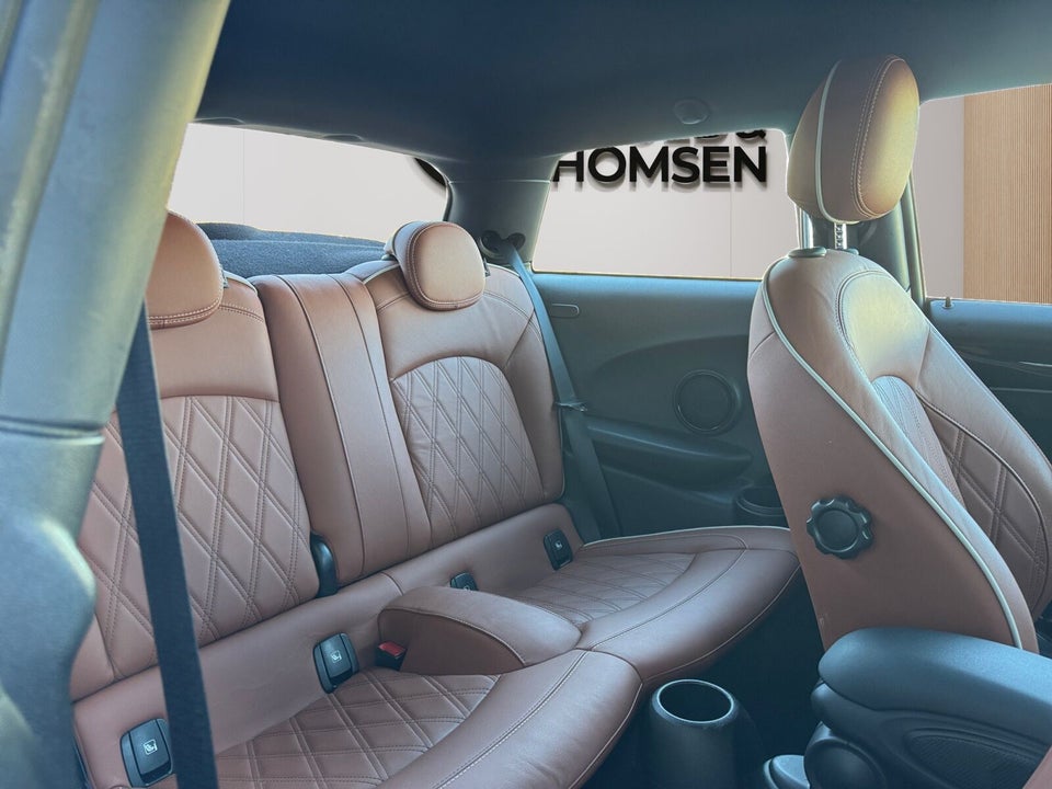 MINI Cooper SE Essential 3d