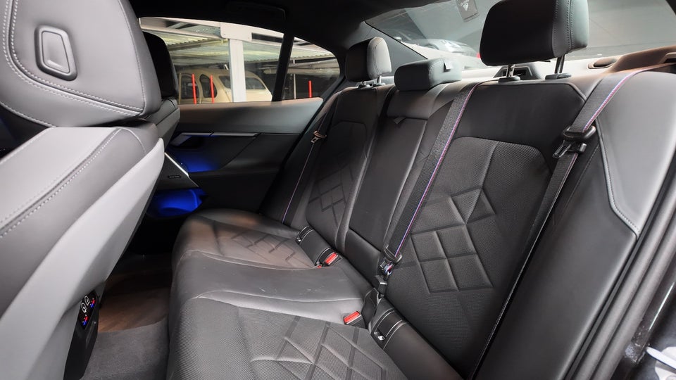 BMW i5 M60 M-Sport xDrive 4d