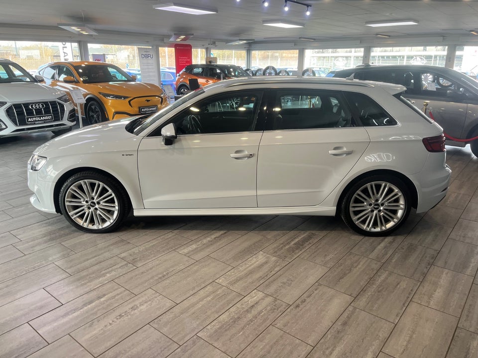 Audi A3 1,4 e-tron S-line Sportback S-tr. 5d