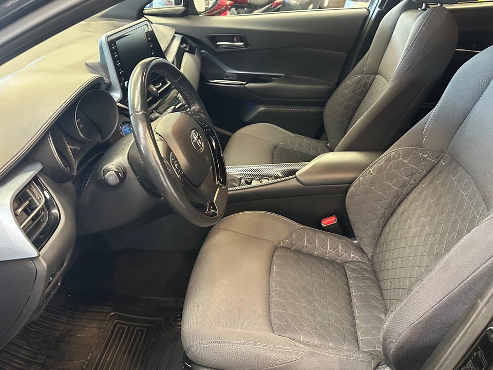 Toyota C-HR 2,0 Hybrid C-LUB Smart CVT 5d