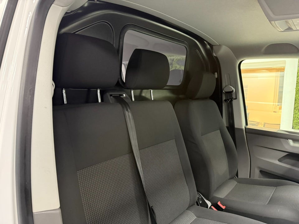 VW Transporter 2,0 TDi 110 Kassevogn lang