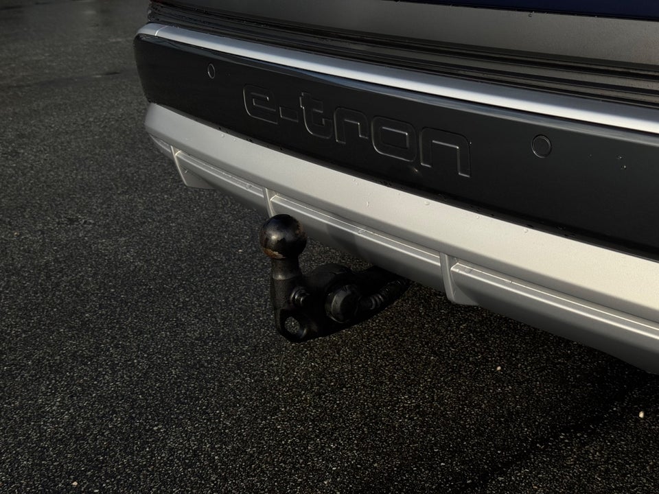 Audi Q4 e-tron 40 S-line 5d