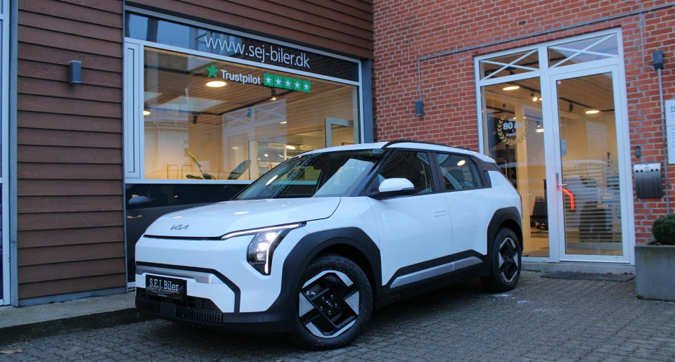 Kia EV3 58 Standard Range Access 5d