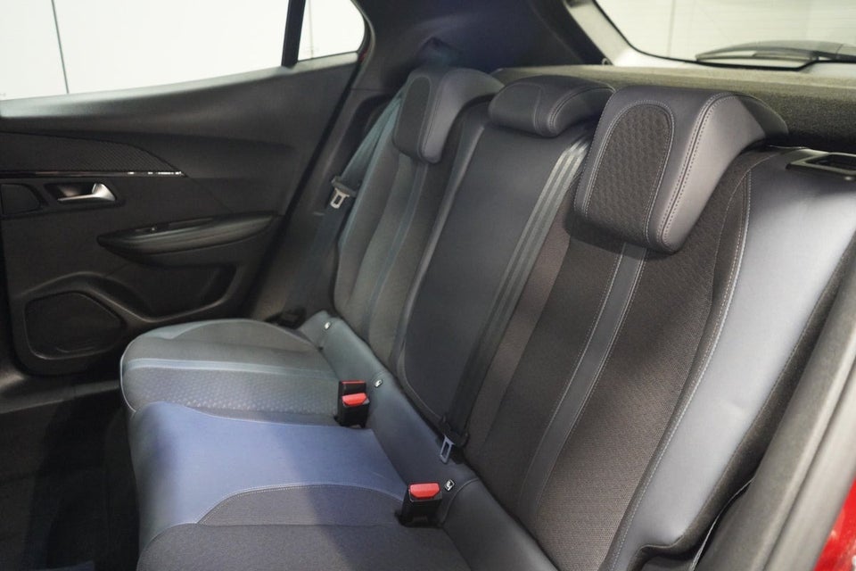 Peugeot 2008 1,2 PureTech 130 Allure EAT8 5d