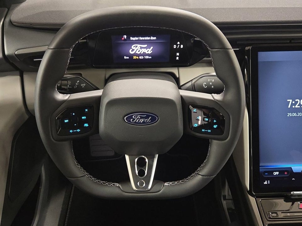 Ford Capri 77 Select Extended Range 5d