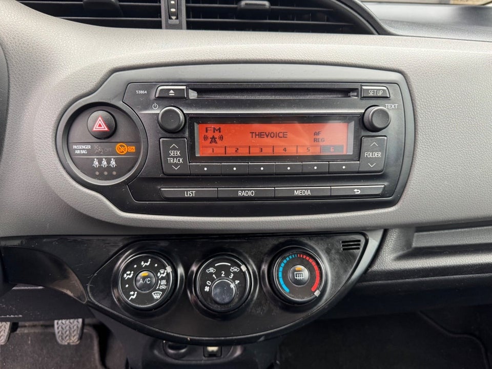 Toyota Yaris 1,0 VVT-i T2 Komfort 5d