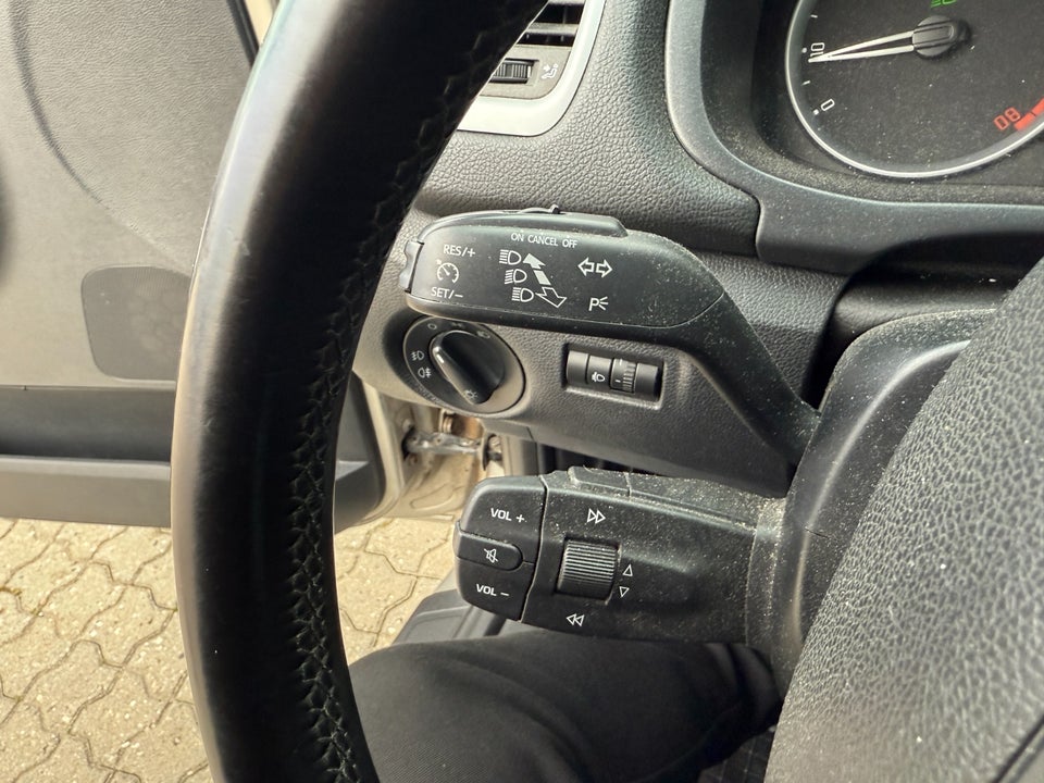 Skoda Fabia 1,4 16V Ambiente Combi 5d