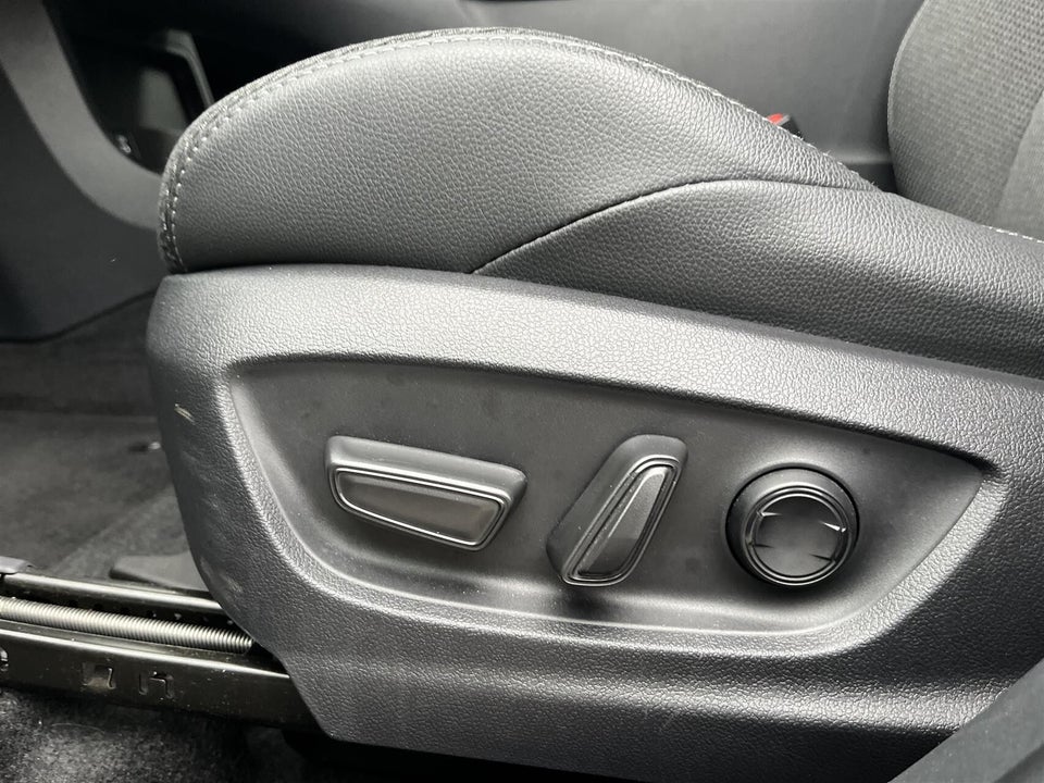 Toyota bZ4X Active 5d