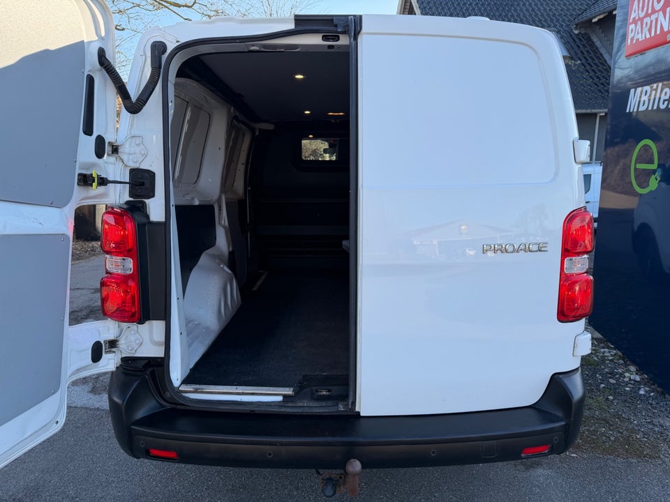 Toyota ProAce 2,0 D 120 Long Comfort Master aut. 5d