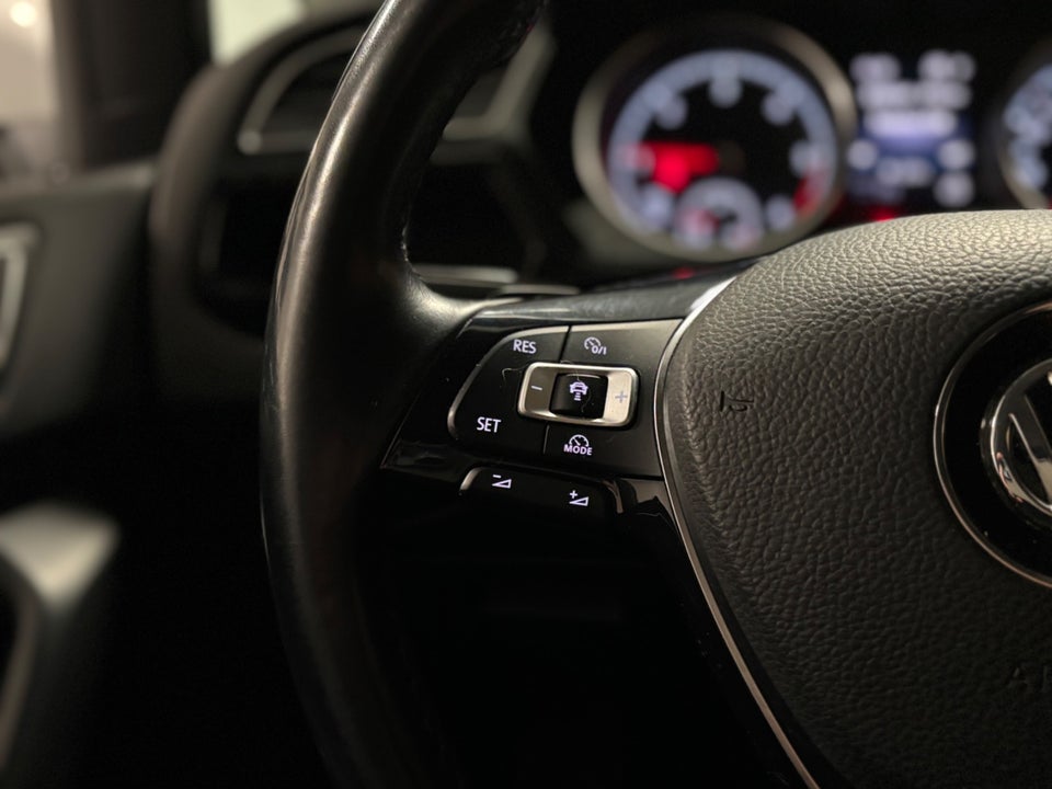 VW Touran 2,0 TDi 190 Highline DSG 7prs 5d