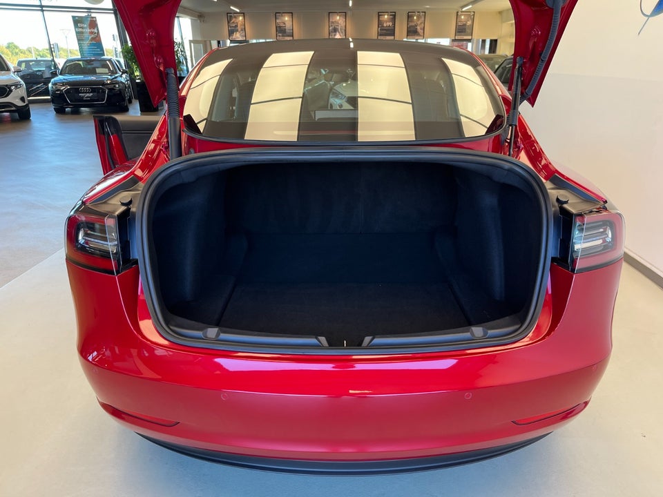 Tesla Model 3 Long Range AWD 4d