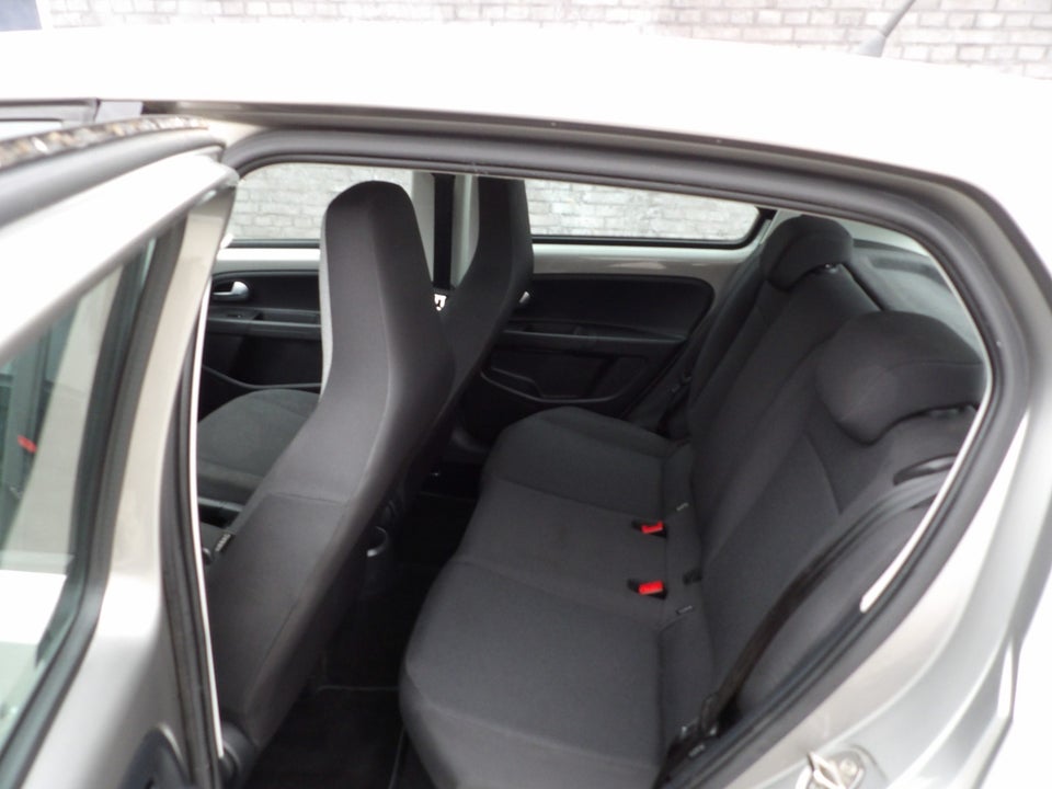 VW Up! 1,0 MPi 75 Move Up! ASG 5d