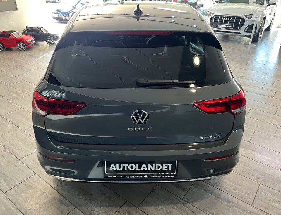 VW Golf VIII 1,4 eHybrid DSG 5d