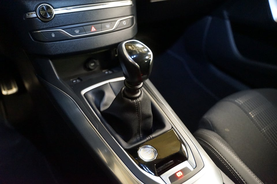 Peugeot 308 1,5 BlueHDi 130 Allure Grand Van 5d