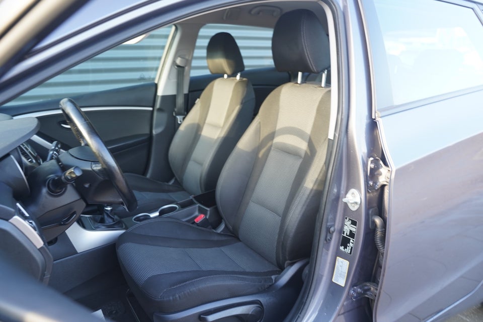 Hyundai i30 1,6 CRDi 110 Active+ CW 5d